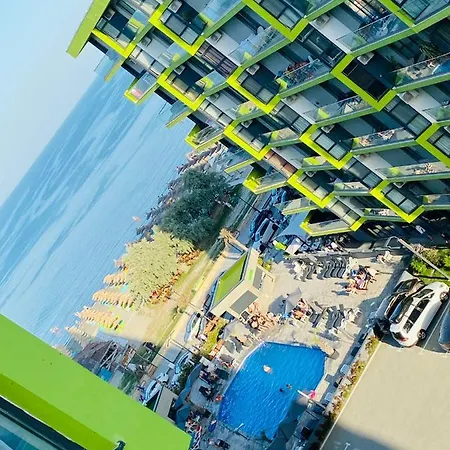 Sim Seaside C1 شقة